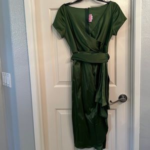 PERFECT FOR THE HOLIDAYS PinupGirl Clothing Green Satin Dress Sz M